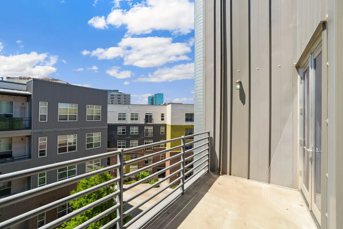 Balcony one-bed, city view